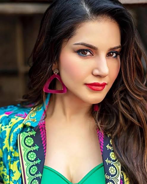 sunny leone lipstick price