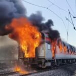 Fire breaks out in a Rajdhani Express coach near Ratlam railway track.